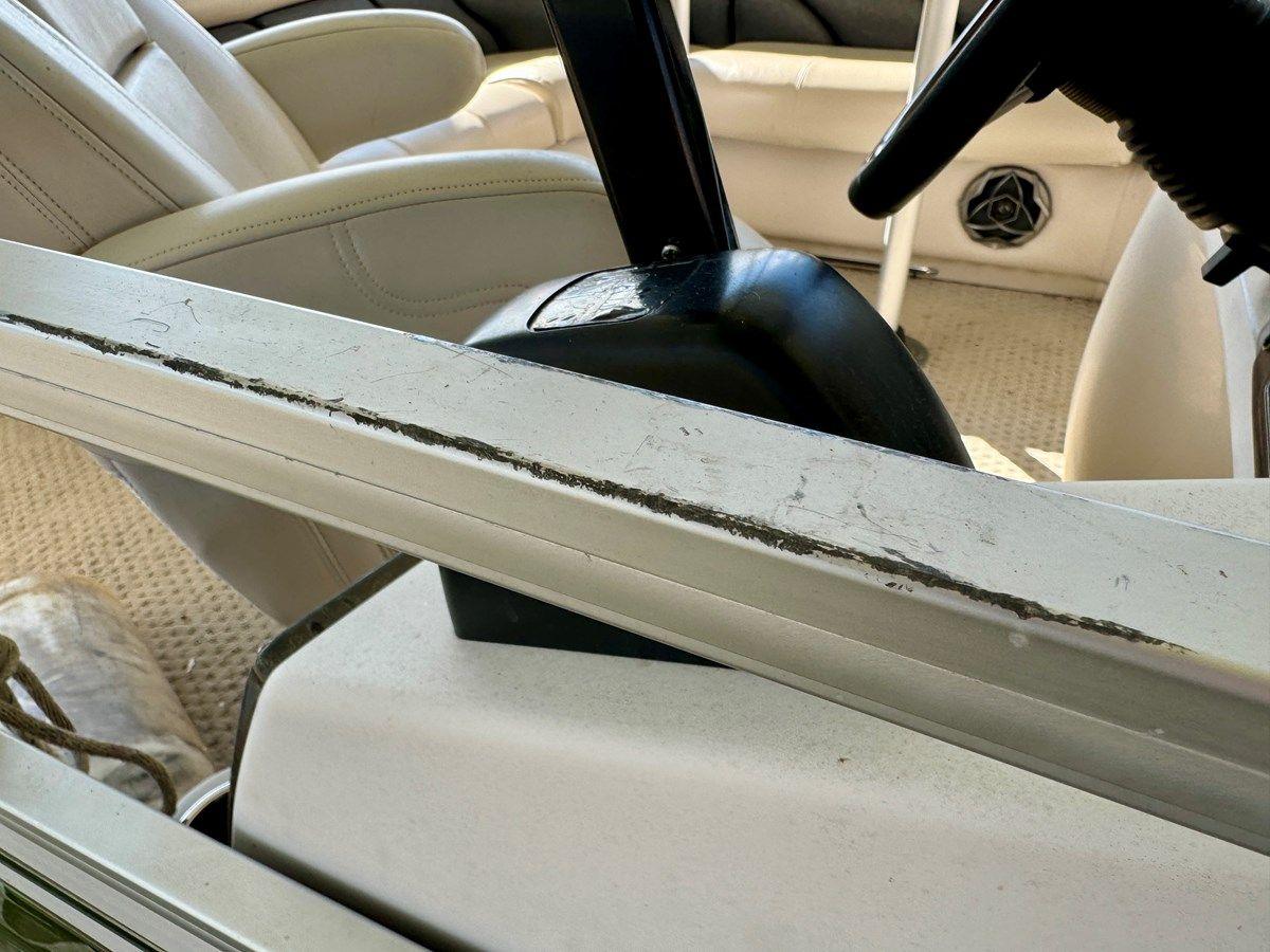 Купить яхту 08 Manitou Legacy 24 Tritoon NLDF 27 в Shestakov Yacht Sales