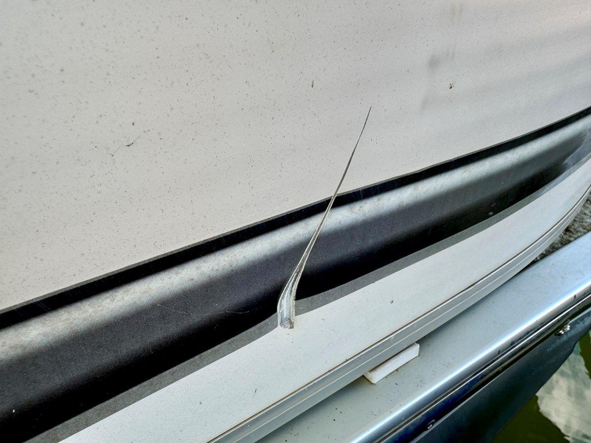 Лучшая цена на 08 Manitou Legacy 24 Tritoon NLDF