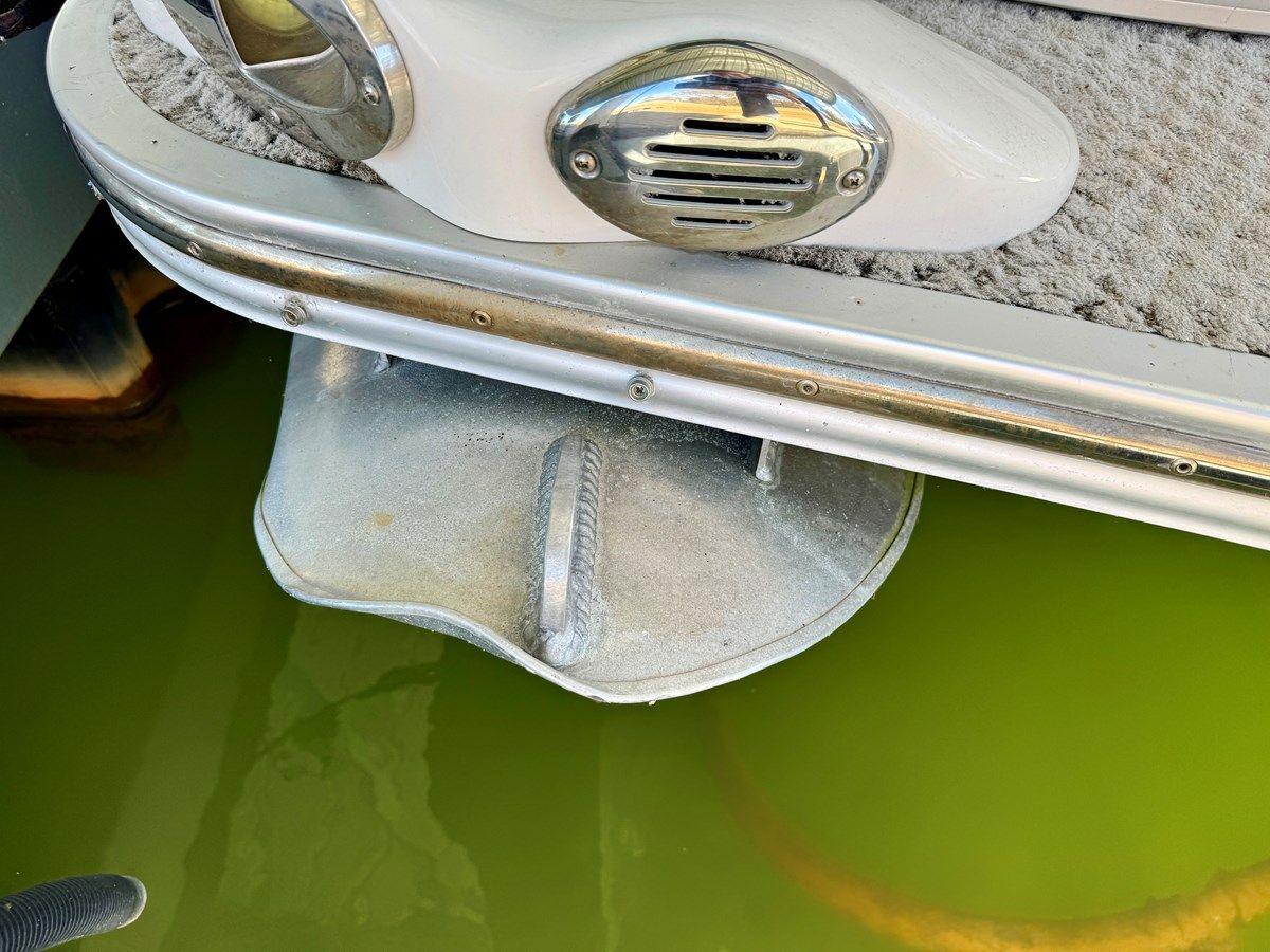 Лучшие предложения покупки яхты 08 Manitou Legacy 24 Tritoon NLDF