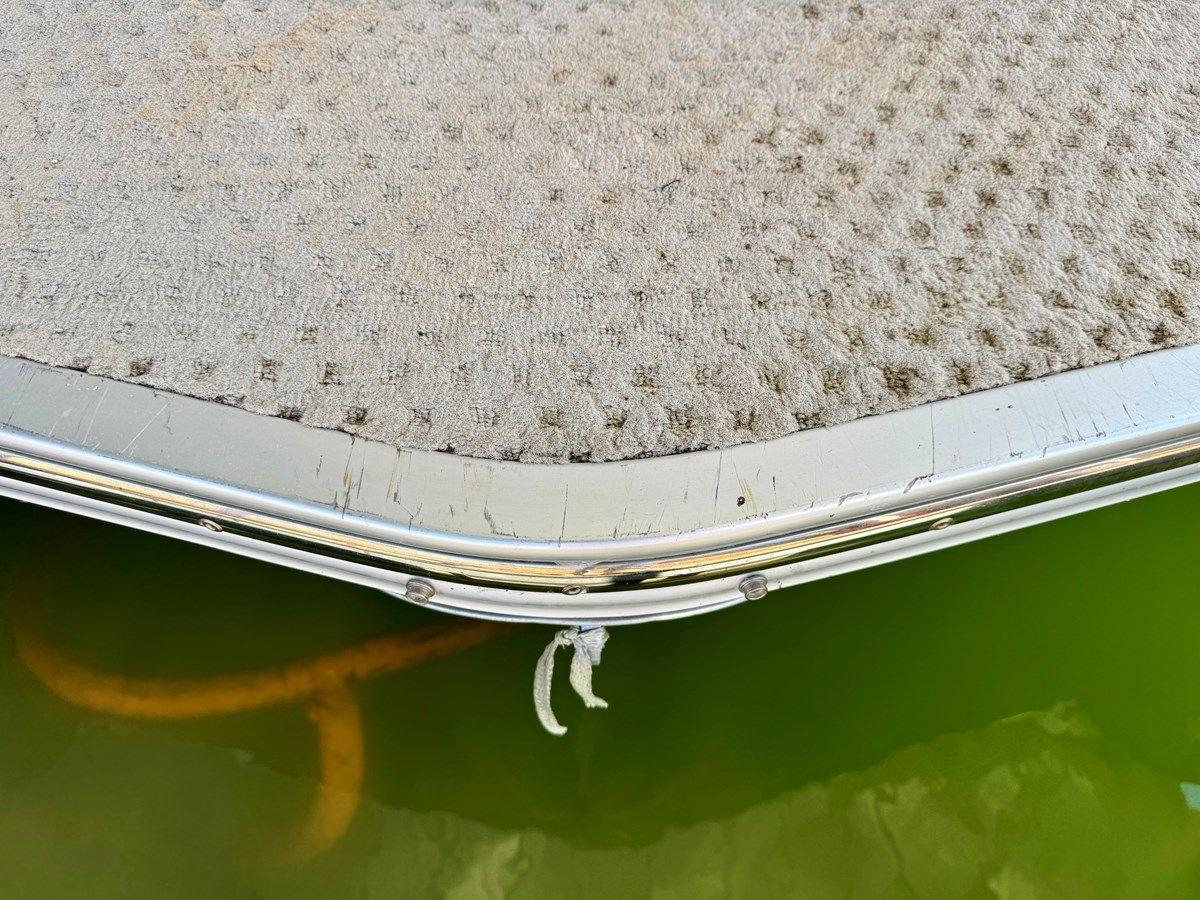 08 Manitou Legacy 24 Tritoon NLDF - MANITOU