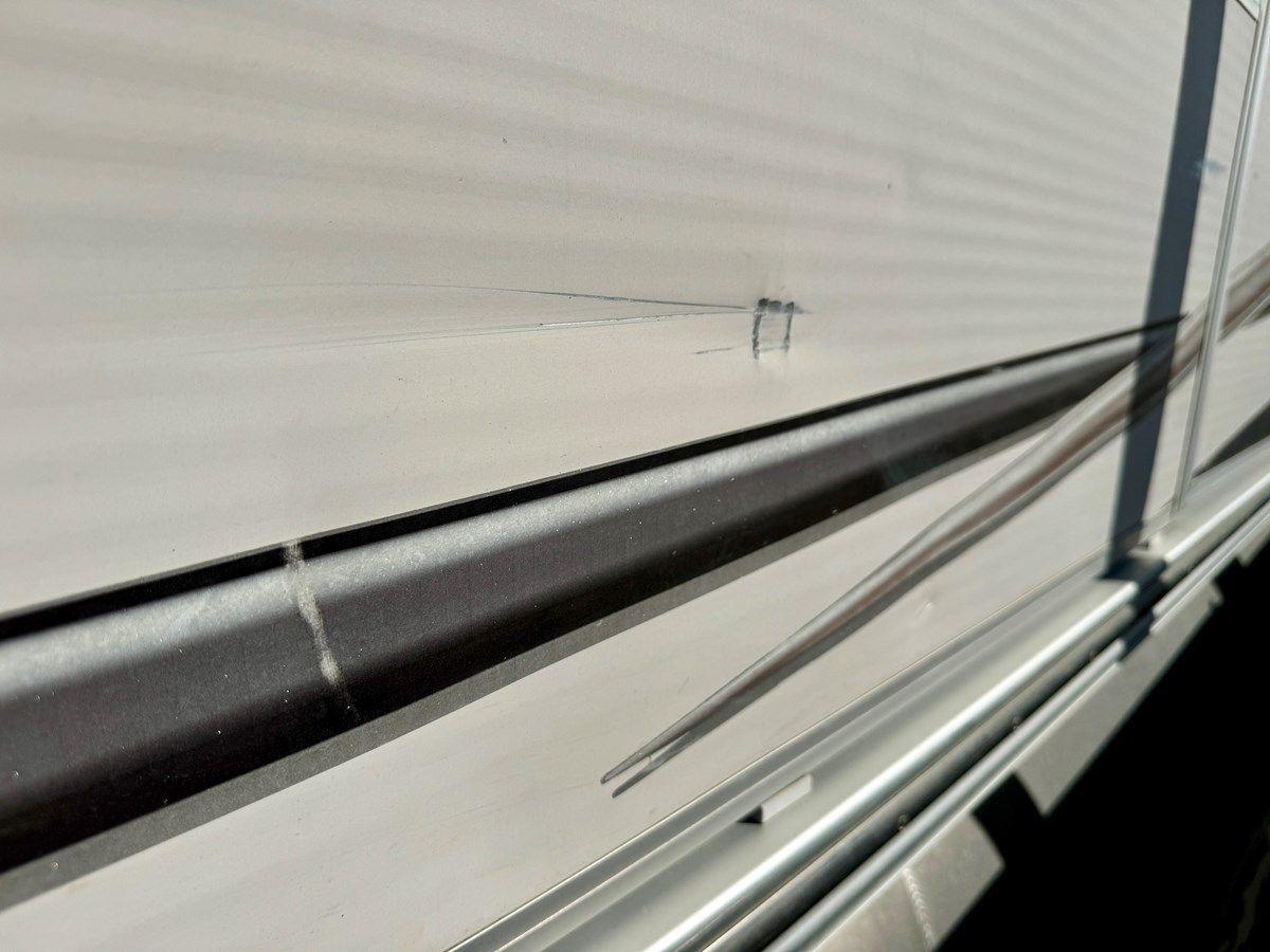 Купить 08 Manitou Legacy 24 Tritoon NLDF 2008