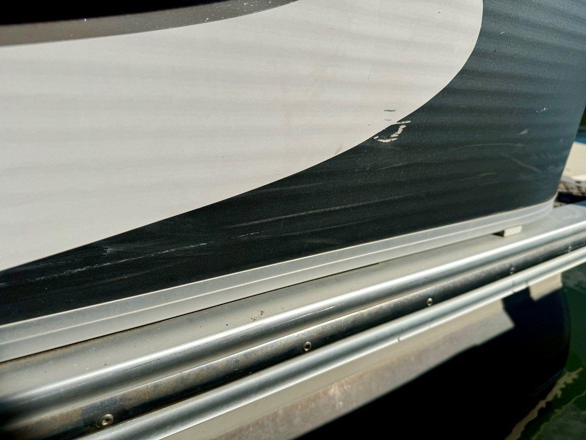 Купить 08 Manitou Legacy 24 Tritoon NLDF 2008