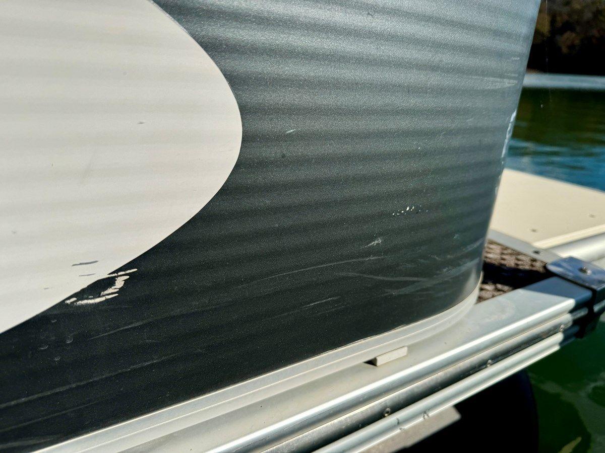 Стоимость яхты 08 Manitou Legacy 24 Tritoon NLDF - MANITOU