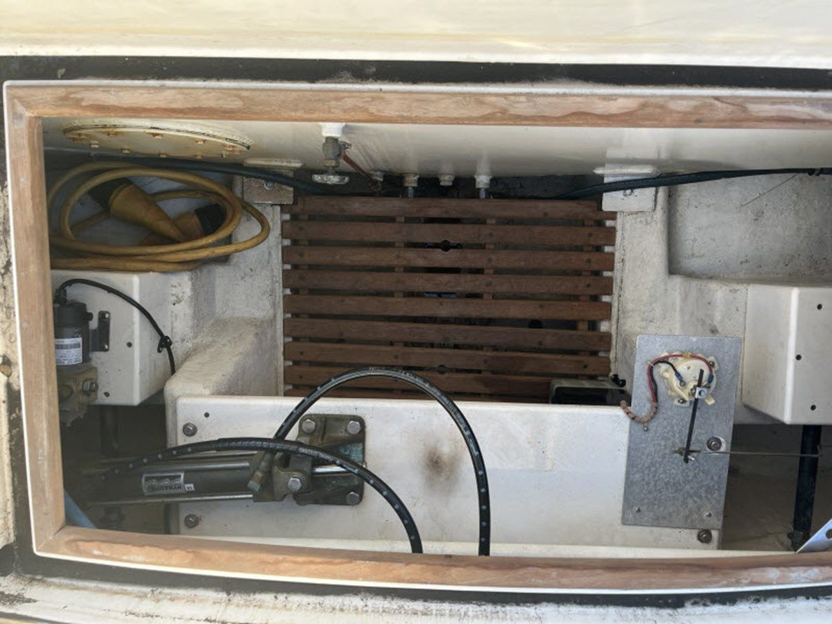 Buy a yacht LIO KAI 38