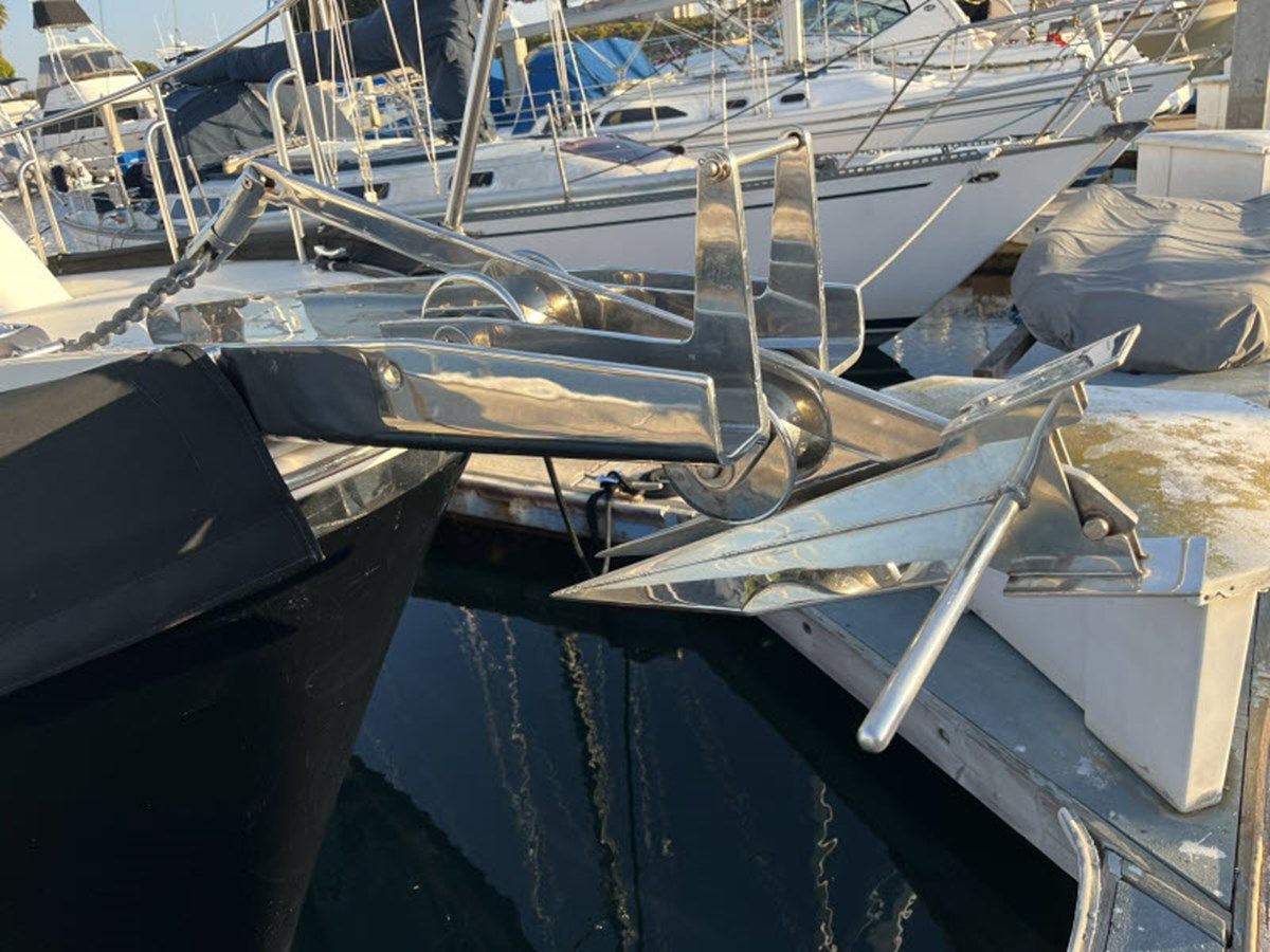 LIO KAI Eastbay 38 yacht sale