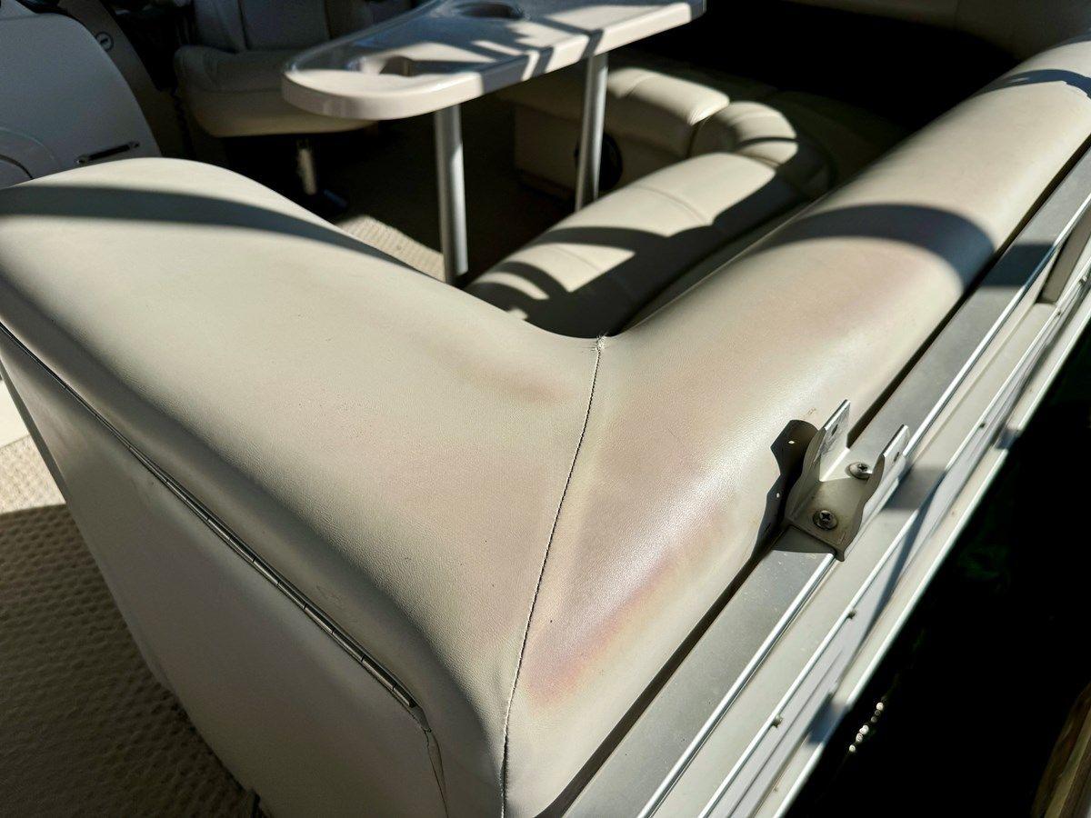 Купить яхту 08 Manitou Legacy 24 Tritoon NLDF 27 в Shestakov Yacht Sales