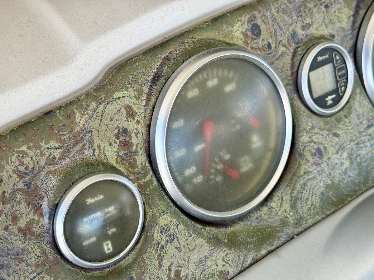 Лучшие предложения покупки яхты 08 Manitou Legacy 24 Tritoon NLDF 2008