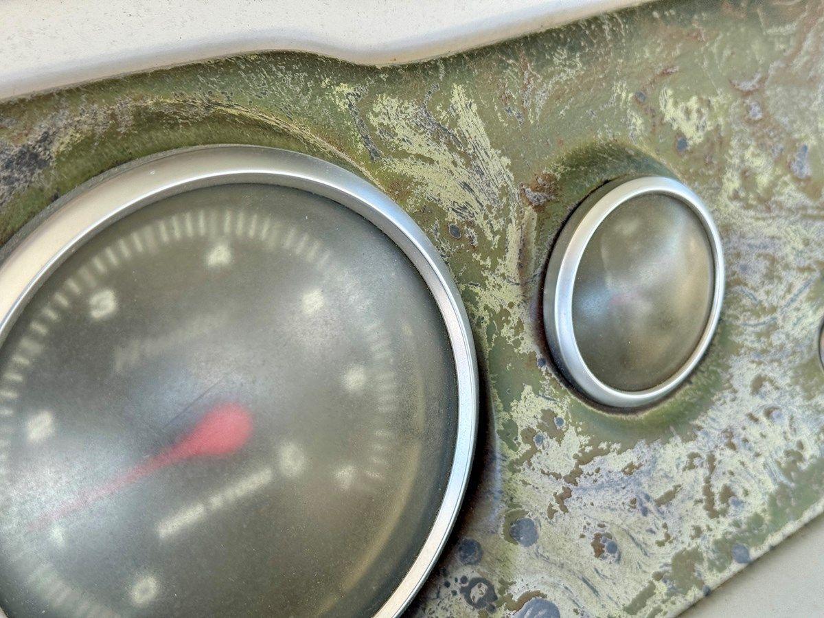 Продажа яхты 08 Manitou Legacy 24 Tritoon NLDF