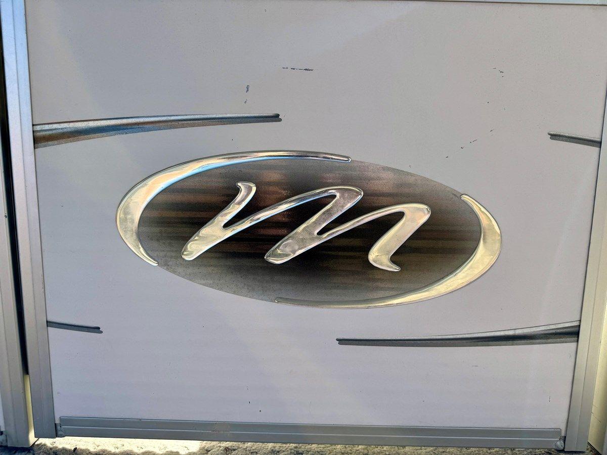 Стоимость яхты 08 Manitou Legacy 24 Tritoon NLDF Legacy 24 Tritoon