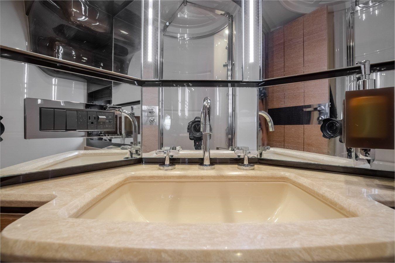 the best price on DRAKKAR 2012