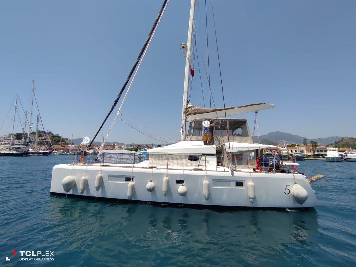 LAGOON52 price