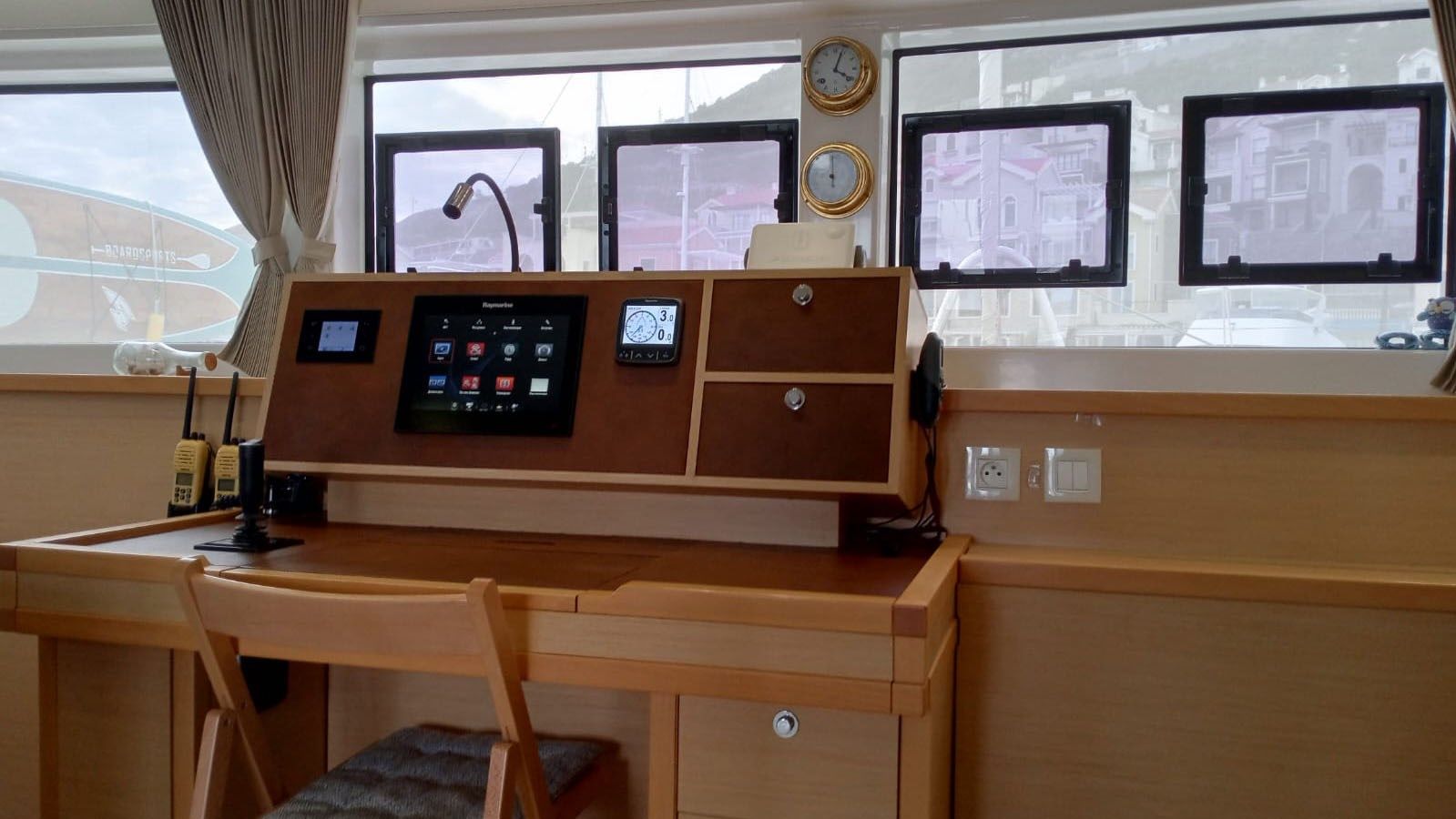 LAGOON52 - Lagoon price