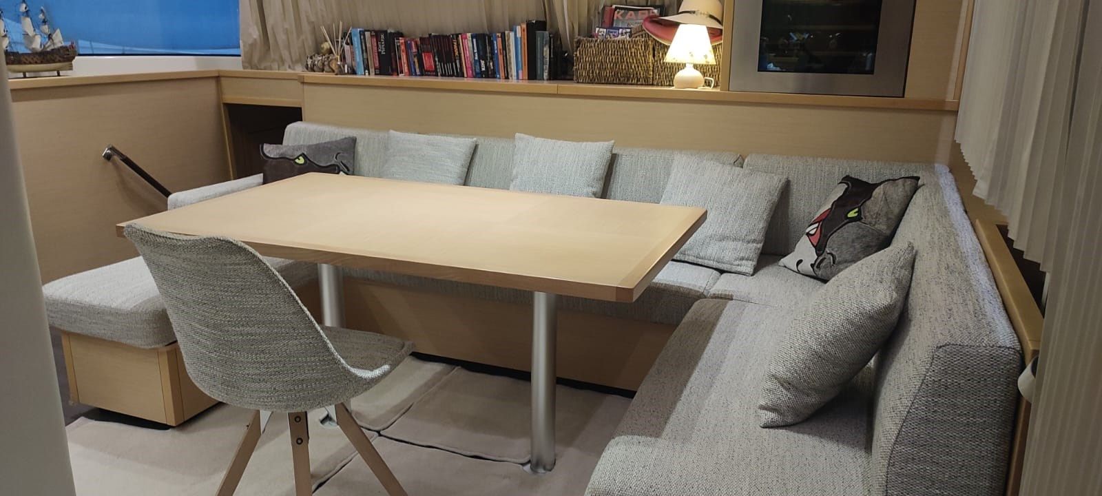 the best price on LAGOON52 52