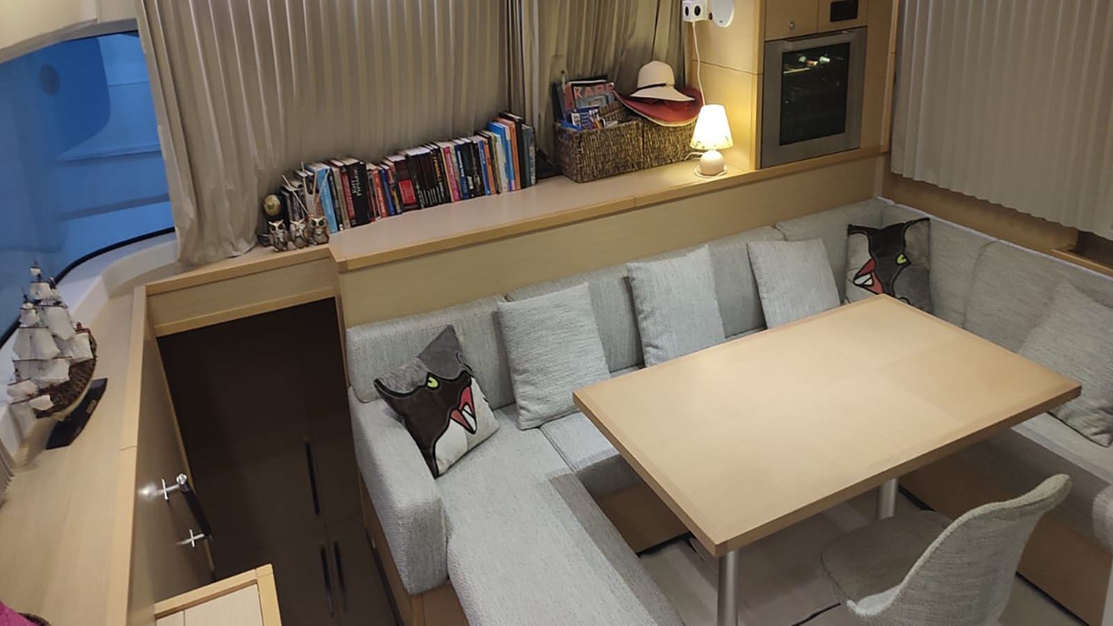 the best price on LAGOON52 52