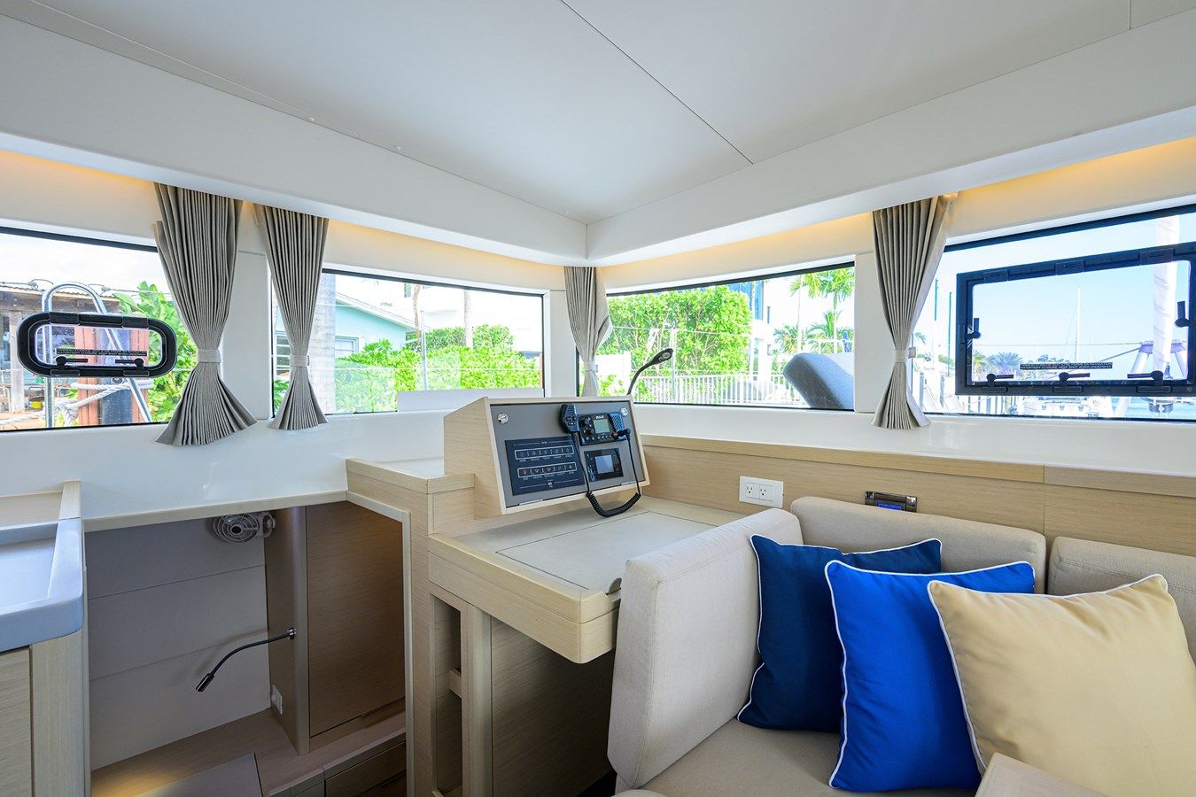 Продажа яхты EOWYN 40