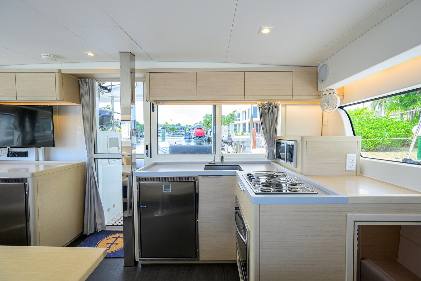 Купить EOWYN 2021