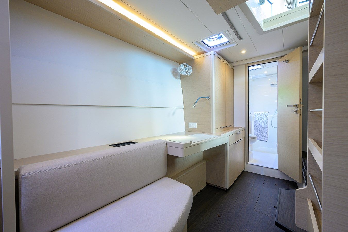 Продажа яхты EOWYN - Lagoon