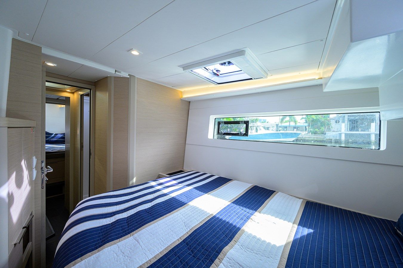 Продажа яхты EOWYN - Lagoon