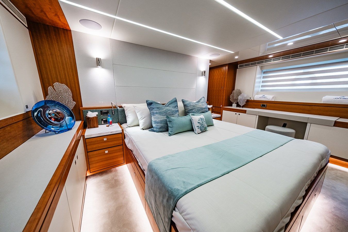 Buy a yacht INDIGO - Johnson