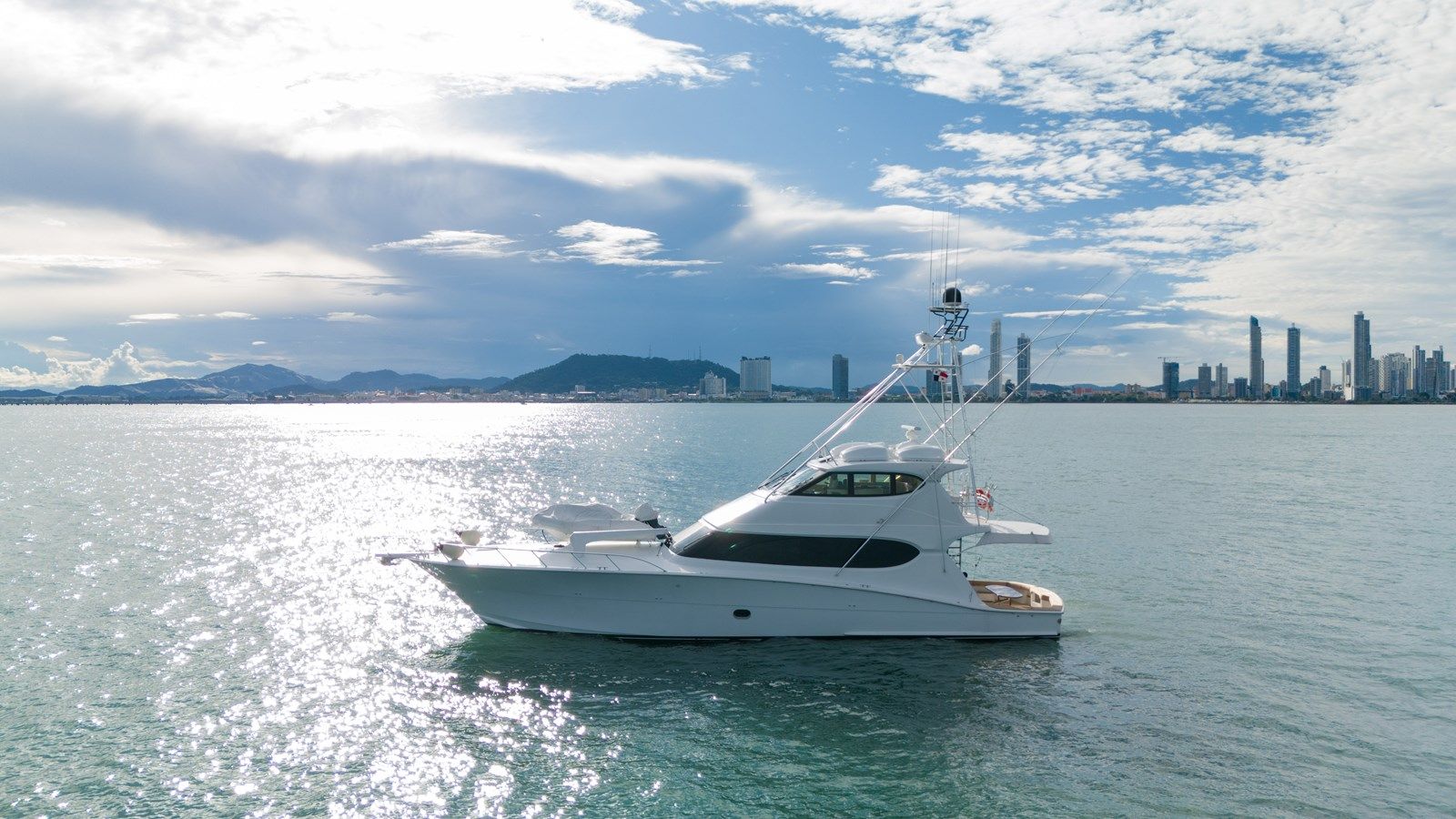 best yacht sales deals VIDA 1 - Hatteras