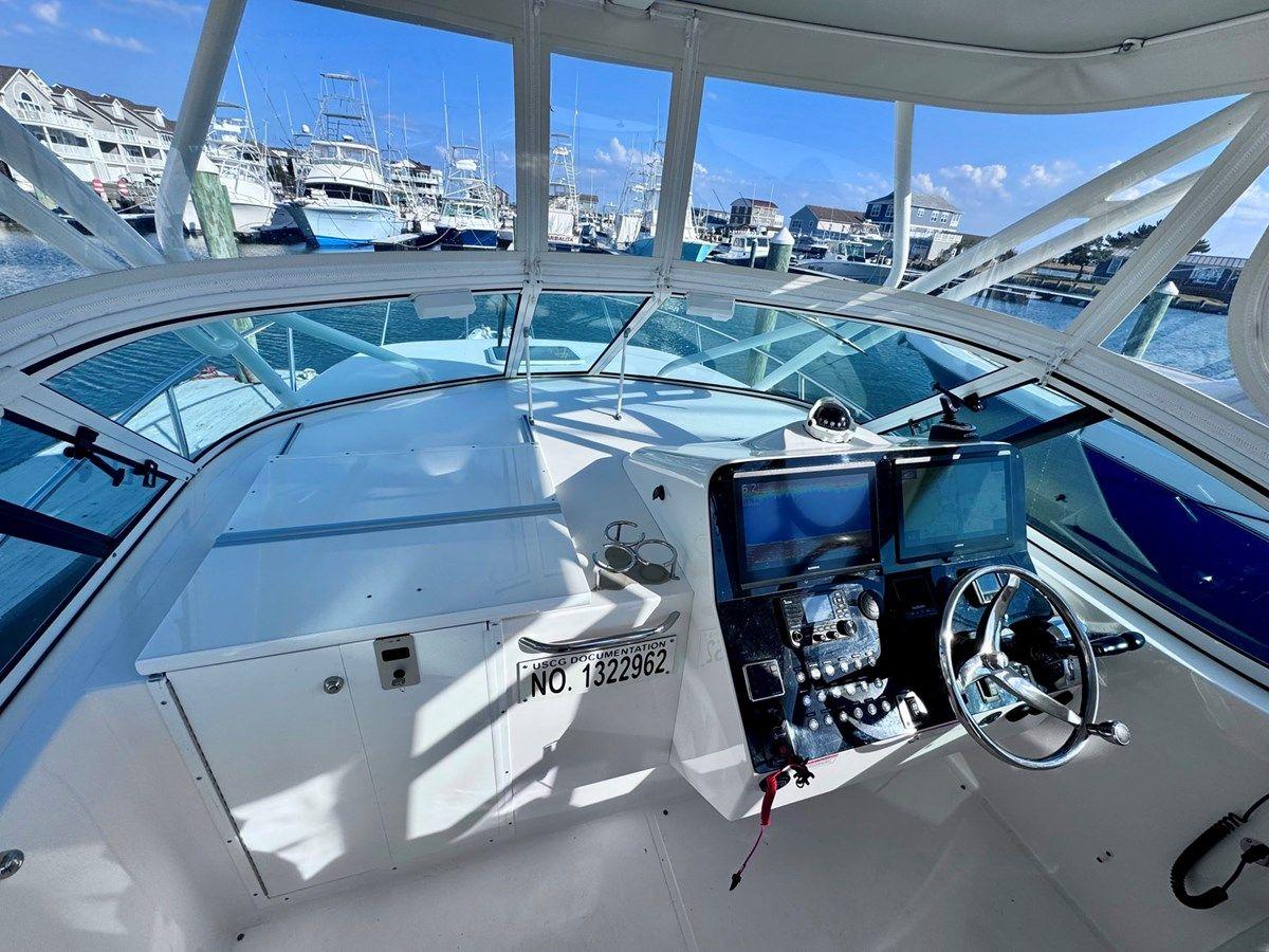 Buy a Seanior Moment at Shestakov Yacht Sales