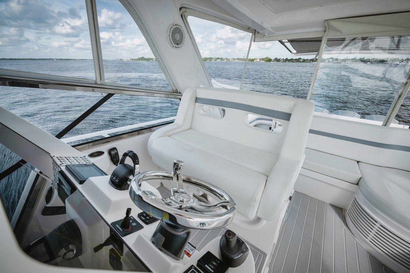 Купить яхту Sea and Sand II - INTREPID POWERBOATS INC. в Shestakov Yacht Sales