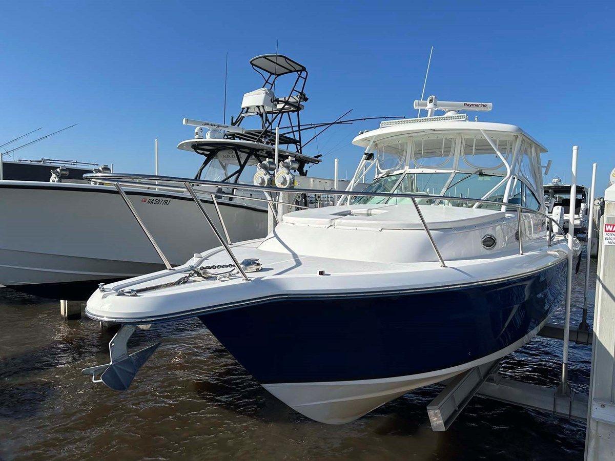 Buy a yacht Off The Charts