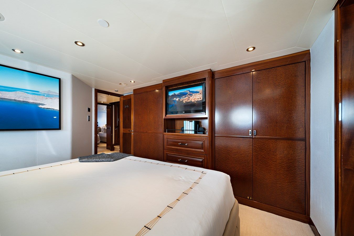 Buy a yacht RULE NO. 1 2011