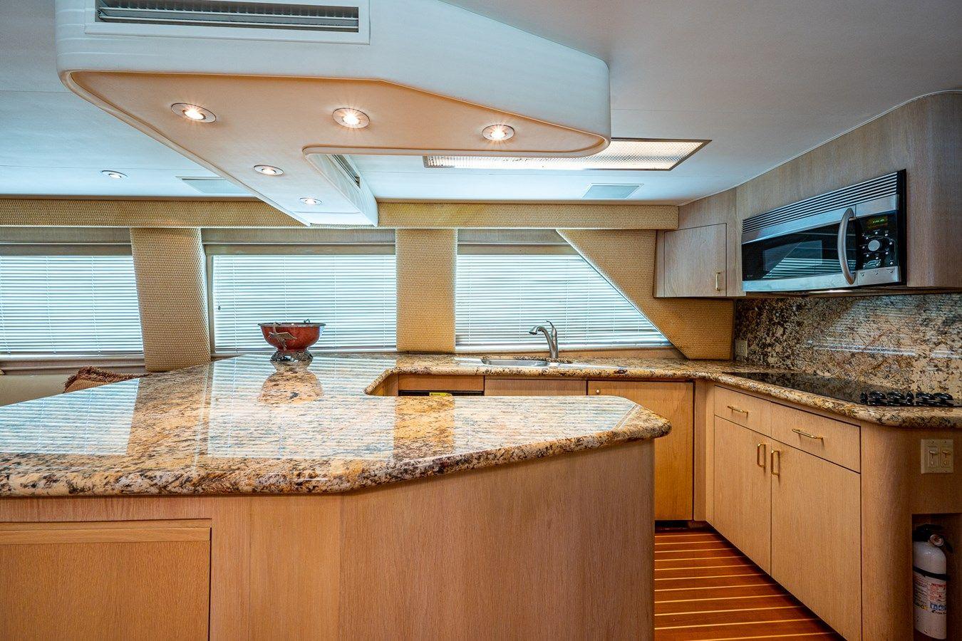 Лучшая цена на ENCHANTRESS 1997