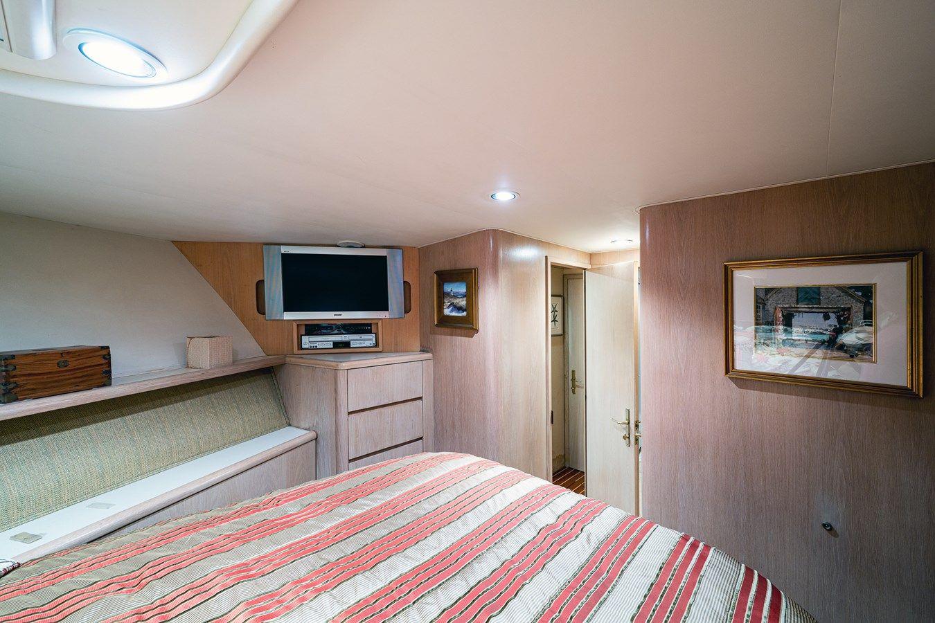 Продажа яхты ENCHANTRESS 65