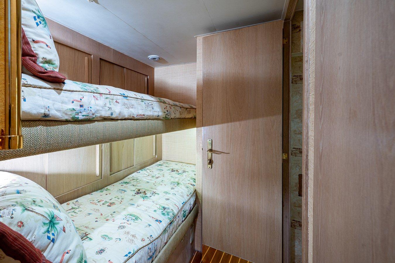 Купить ENCHANTRESS - Hatteras