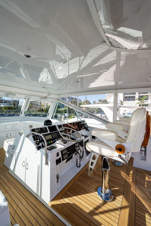 Купить ENCHANTRESS - Hatteras