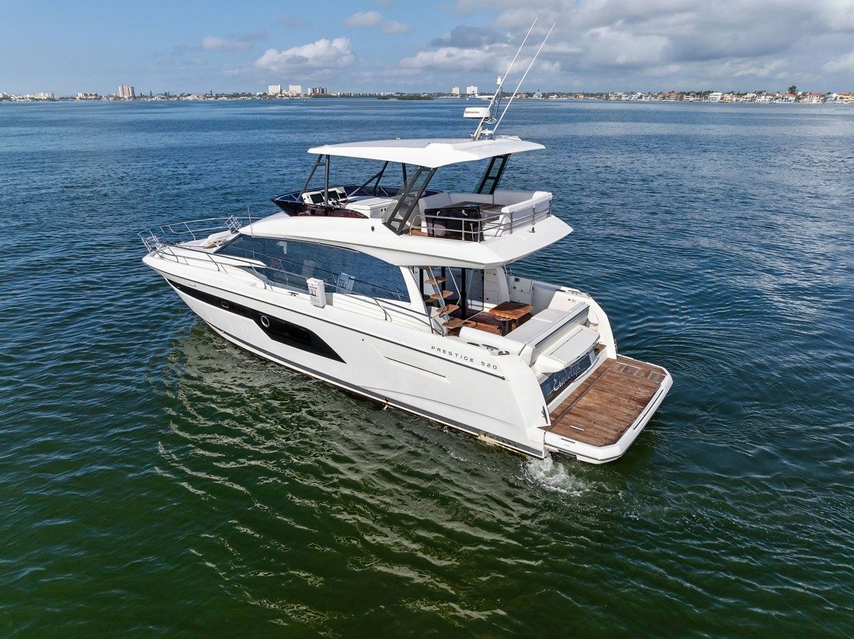 H2OFFICE 520 Flybridge