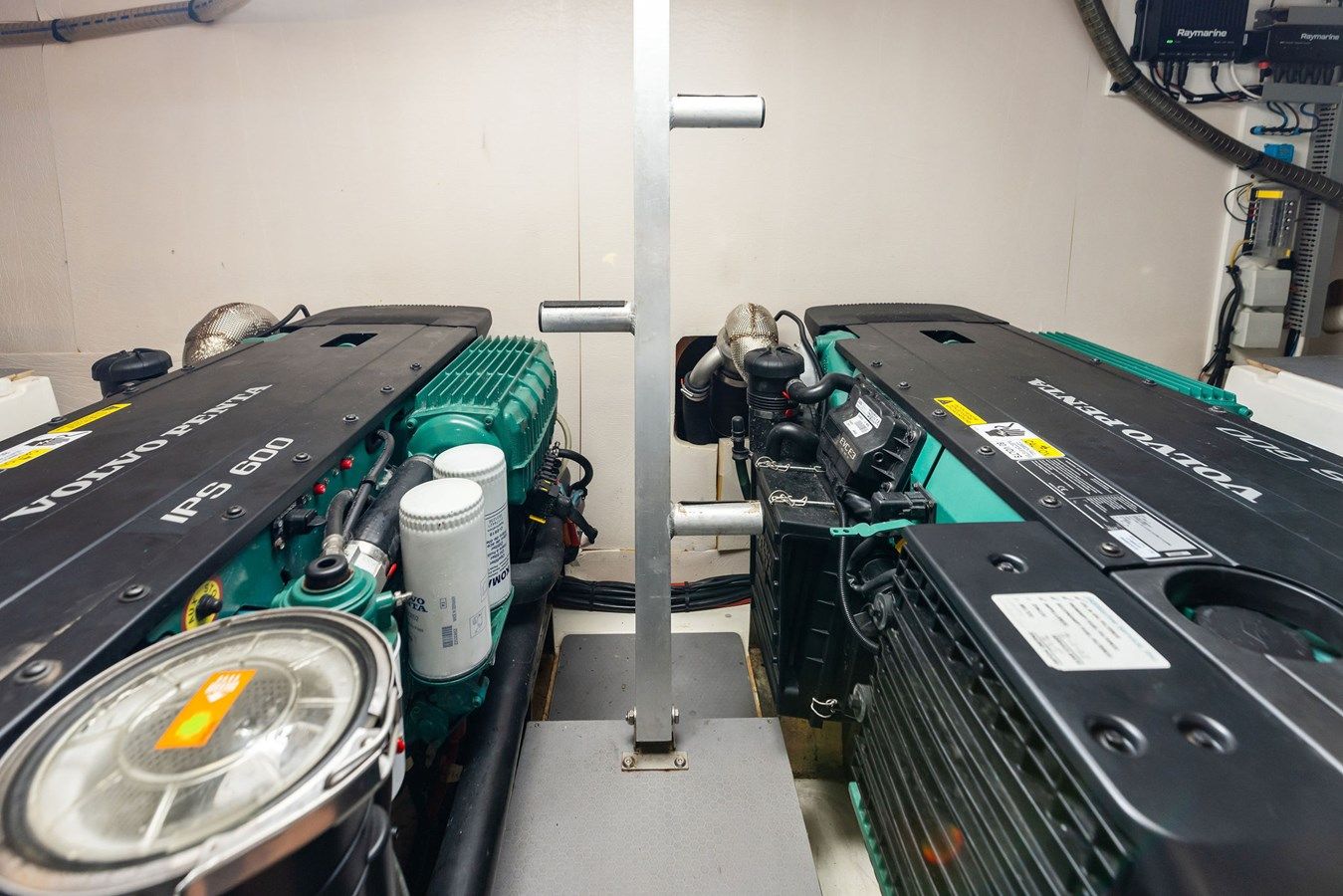 Купить яхту H2OFFICE - PRESTIGE в Shestakov Yacht Sales