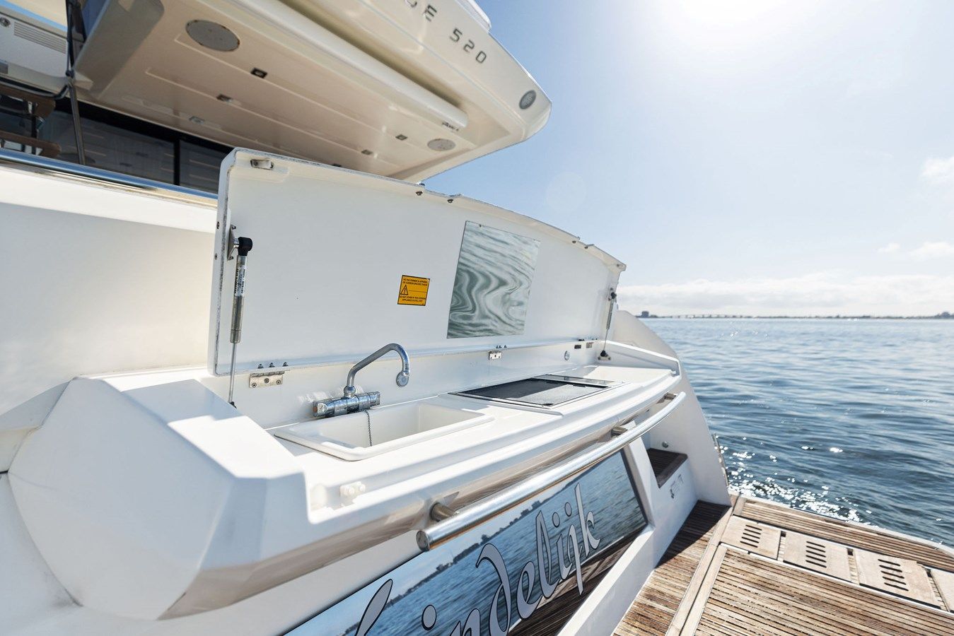 Купить яхту H2OFFICE - PRESTIGE в Shestakov Yacht Sales