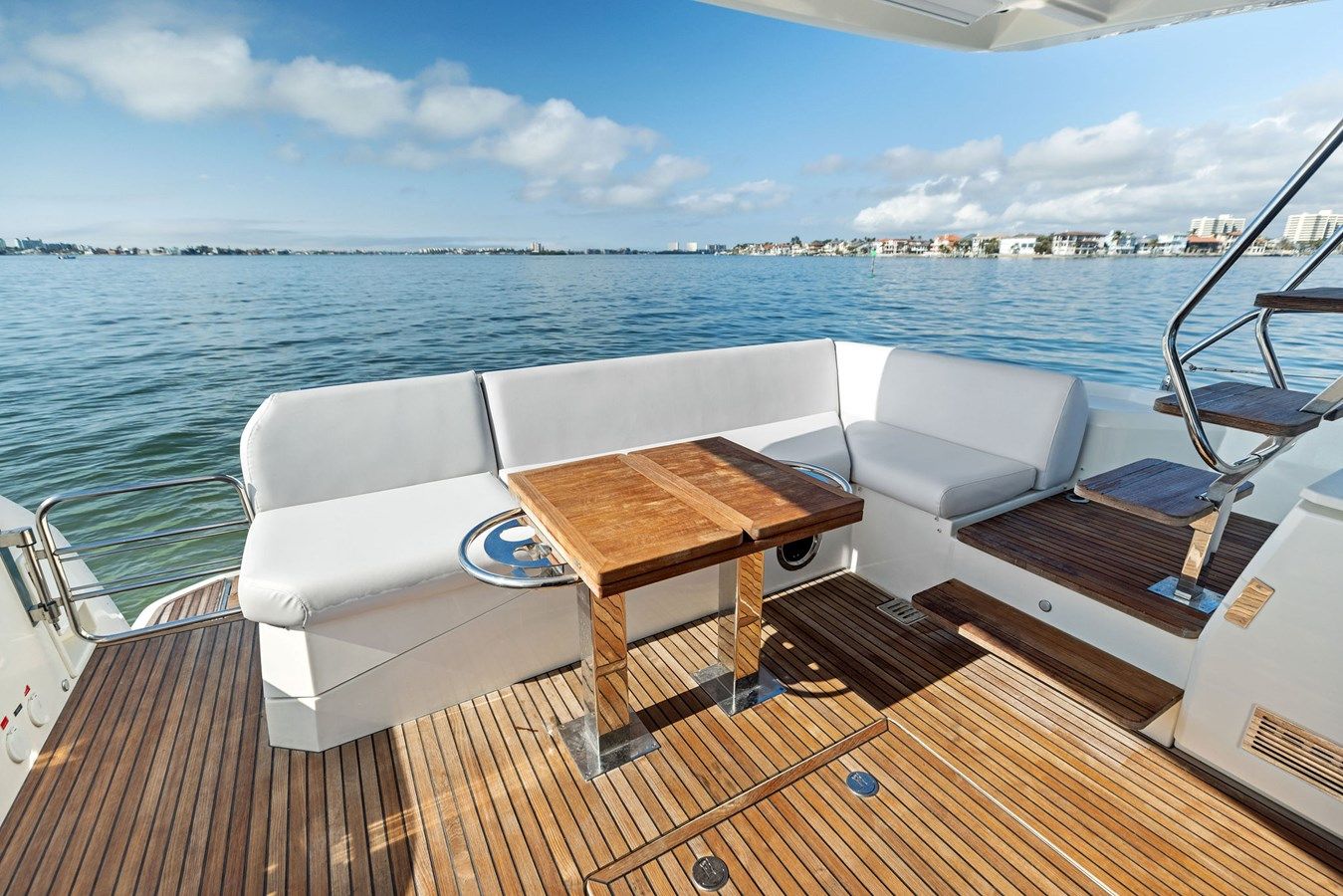 Купить яхту H2OFFICE - PRESTIGE в Shestakov Yacht Sales