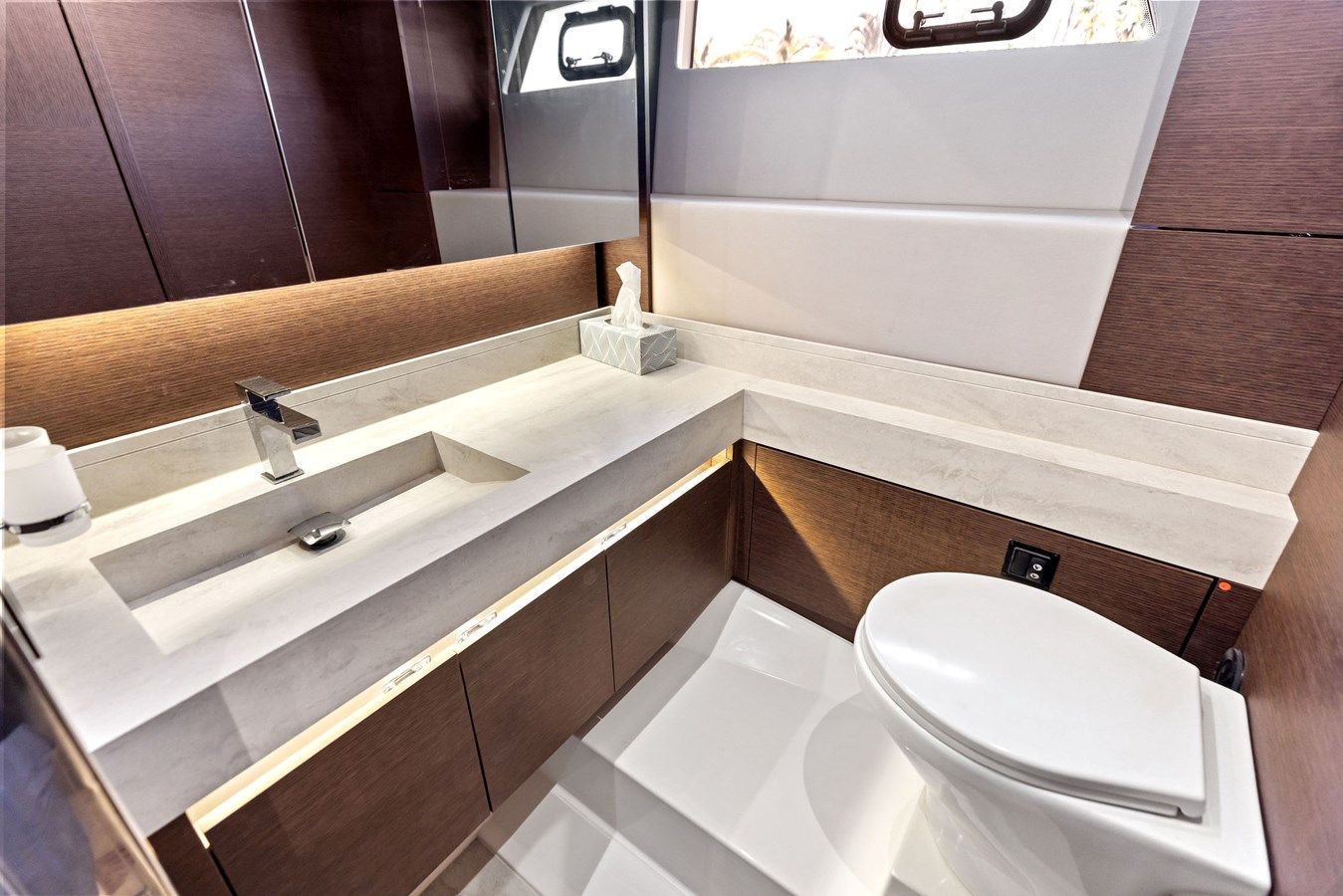 Продажа яхты H2OFFICE 520 Flybridge