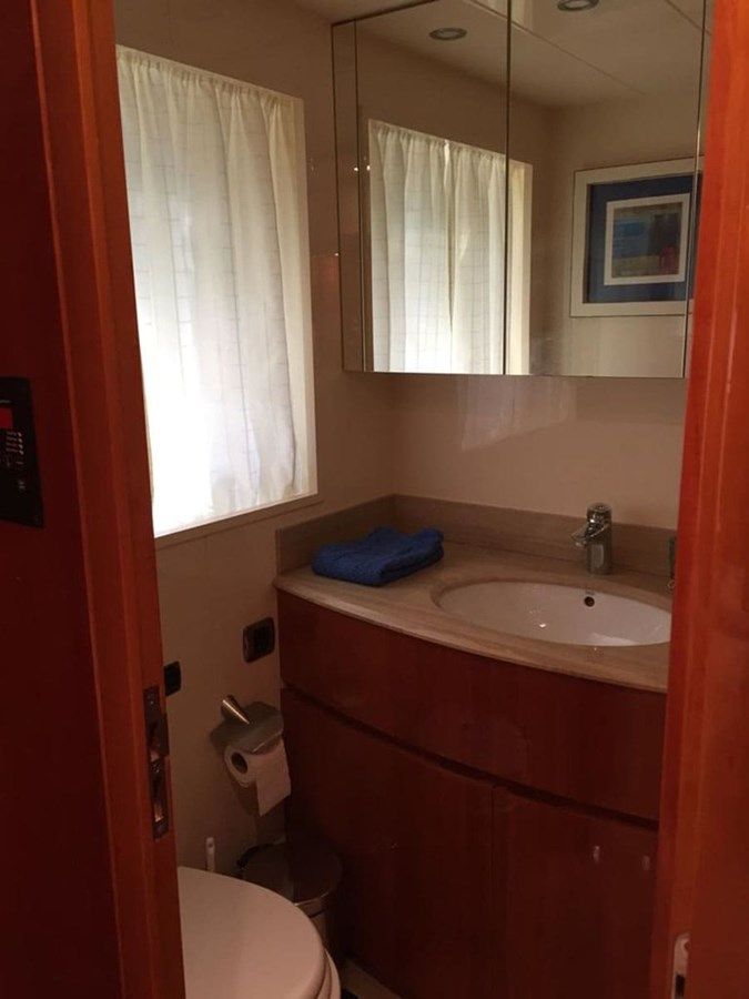 Продажа яхты YAIZA - Astondoa