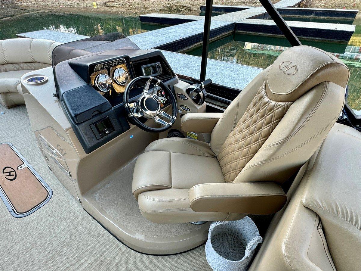 Buy a yacht 019 Harris Solstice 220 CWDH NLSR