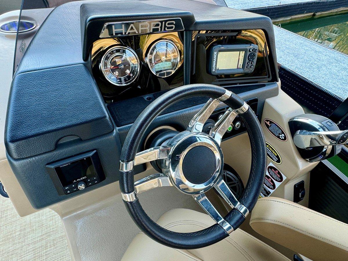 best yacht sales deals 019 Harris Solstice 220 CWDH NLSR - HARRIS