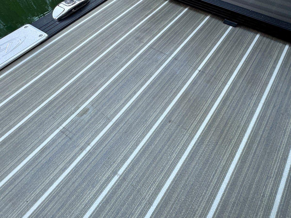 Buy a yacht 019 Harris Solstice 220 CWDH NLSR 2019