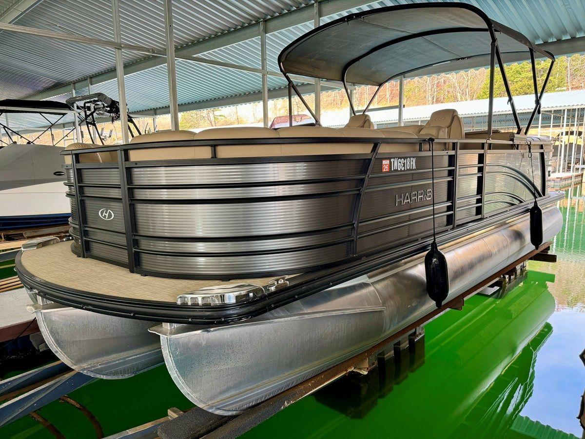 best yacht sales deals 019 Harris Solstice 220 CWDH NLSR 2019