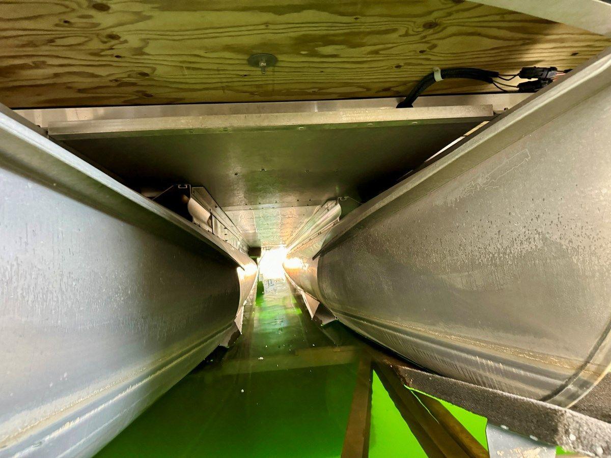 Buy a 019 Harris Solstice 220 CWDH NLSR 26 at Shestakov Yacht Sales