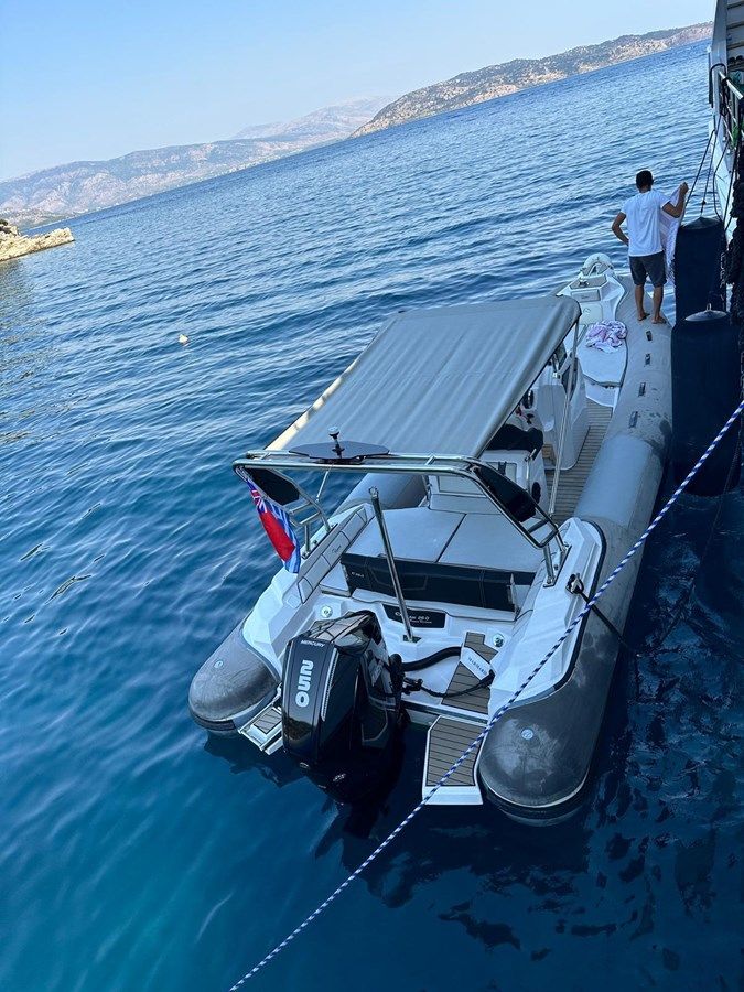 the best price on CAPTAIN EYAL 25