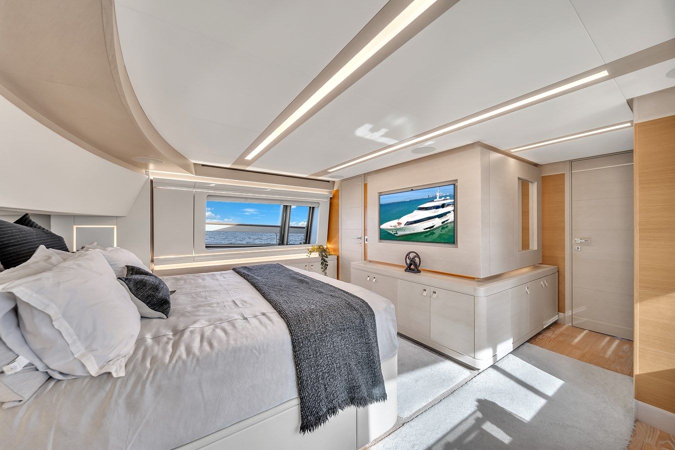 Buy a yacht 2015 Custom Line Navetta 28 2015