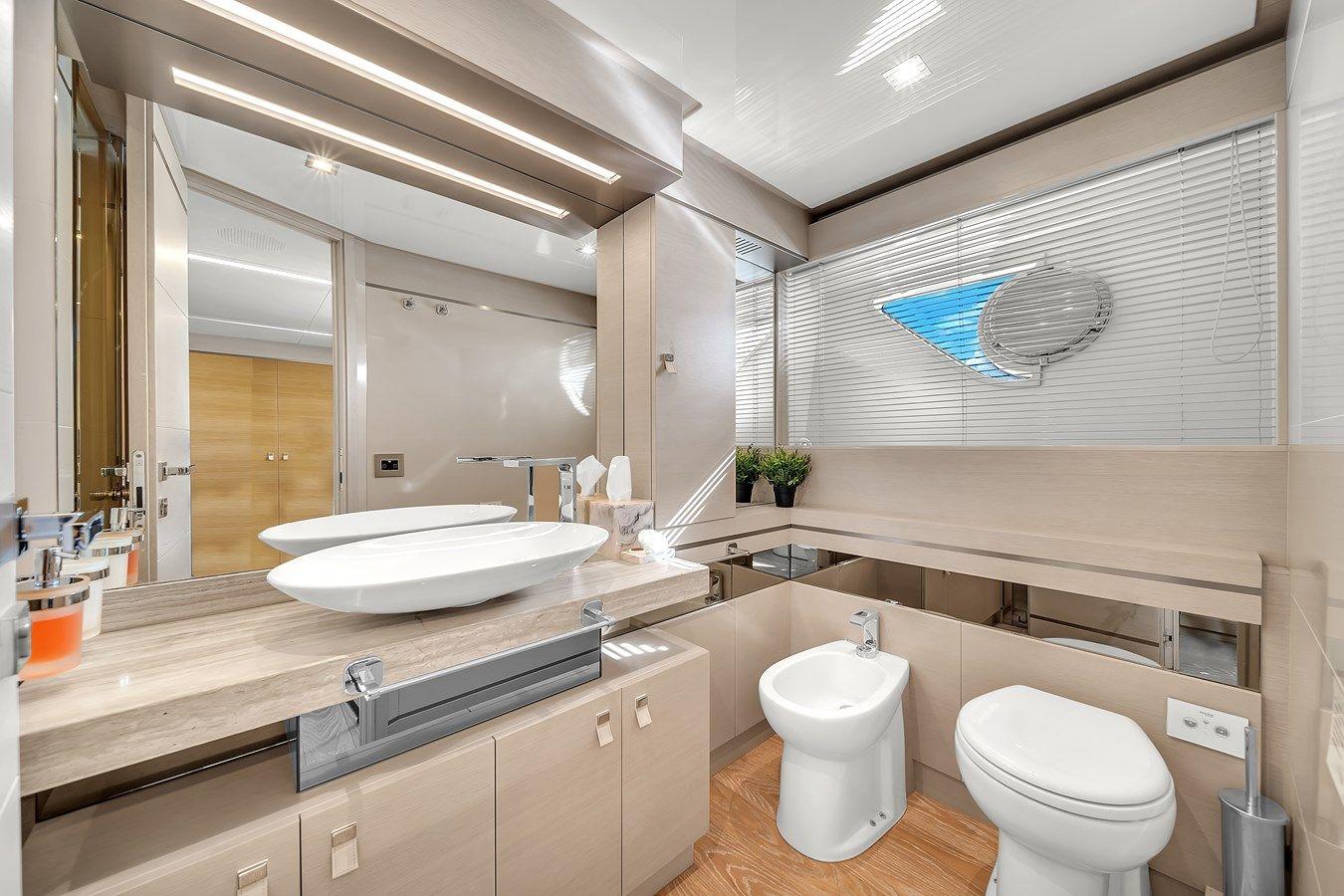 best yacht sales deals 2015 Custom Line Navetta 28 Navetta 28