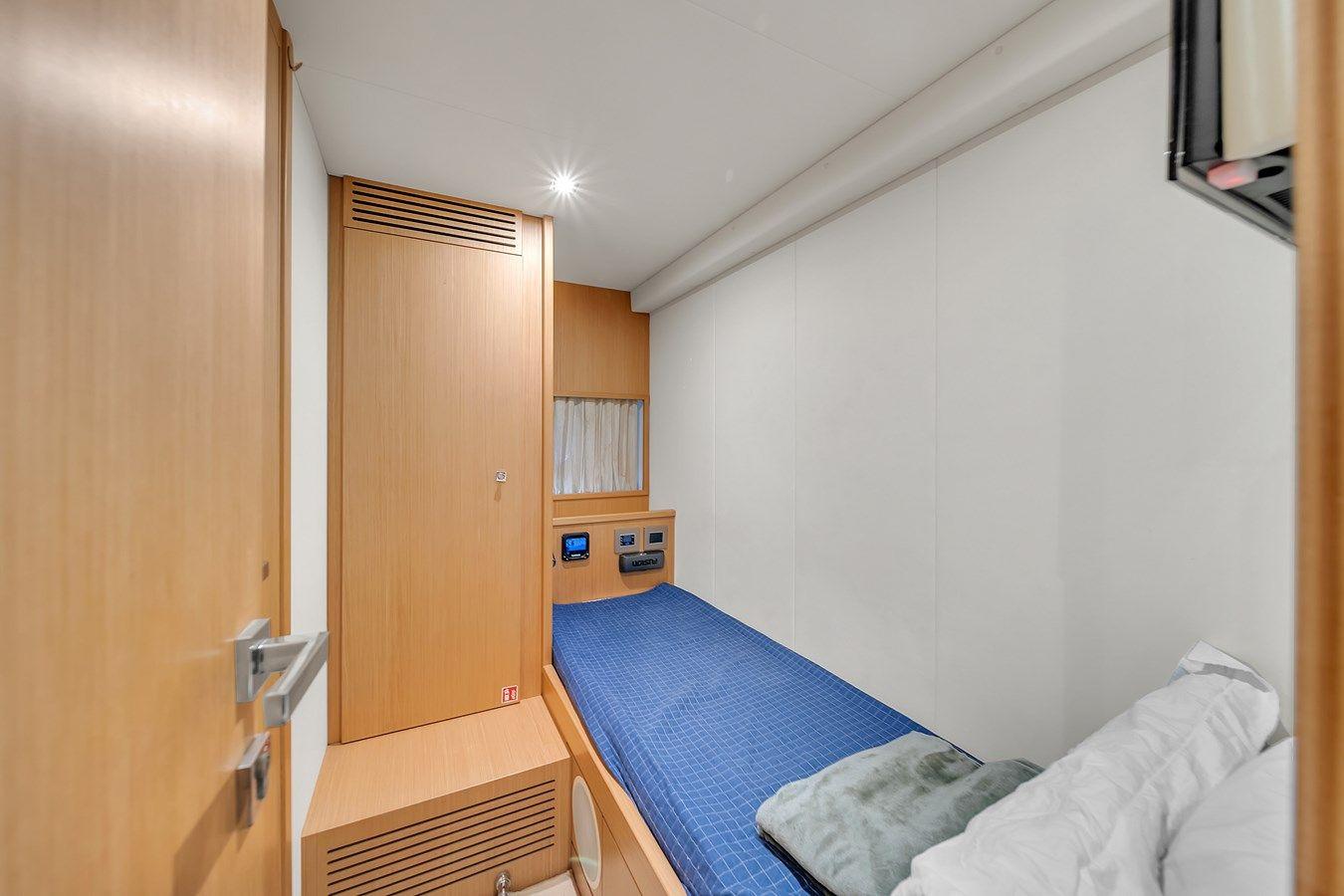 the best price on 2015 Custom Line Navetta 28