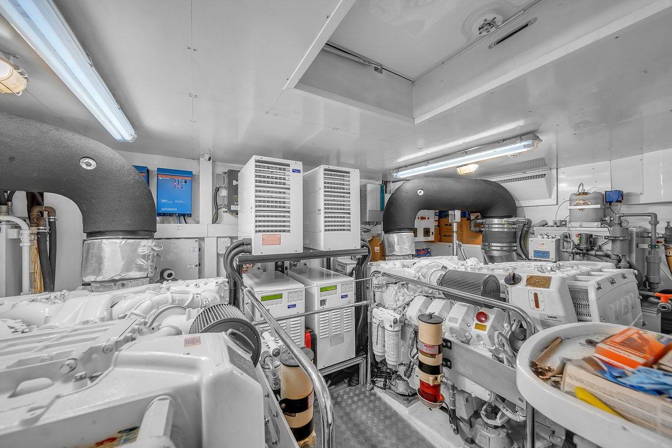 2015 Custom Line Navetta 28 92 yacht sale