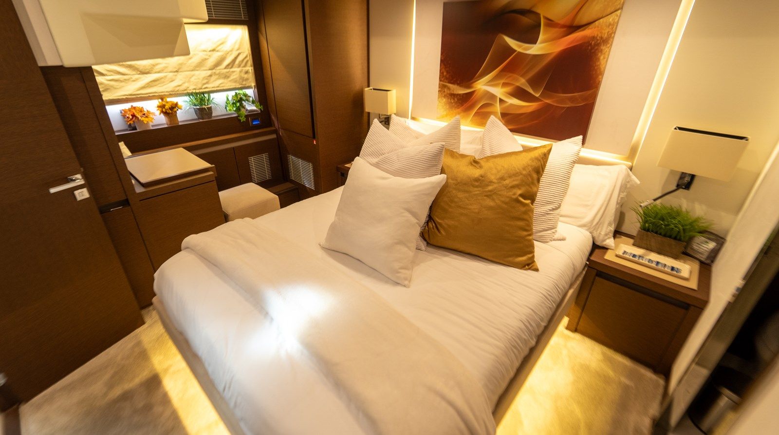 Buy a yacht Yachtooma - PRESTIGE