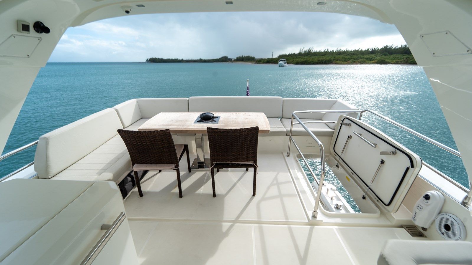 the best price on Yachtooma Prestige 680
